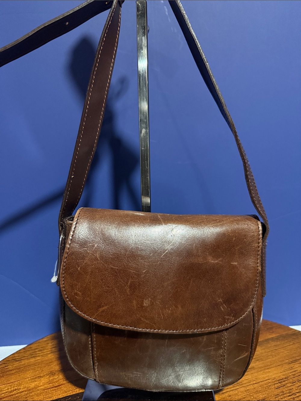 Classic Brown Leather Crossbody Bag - Unbranded